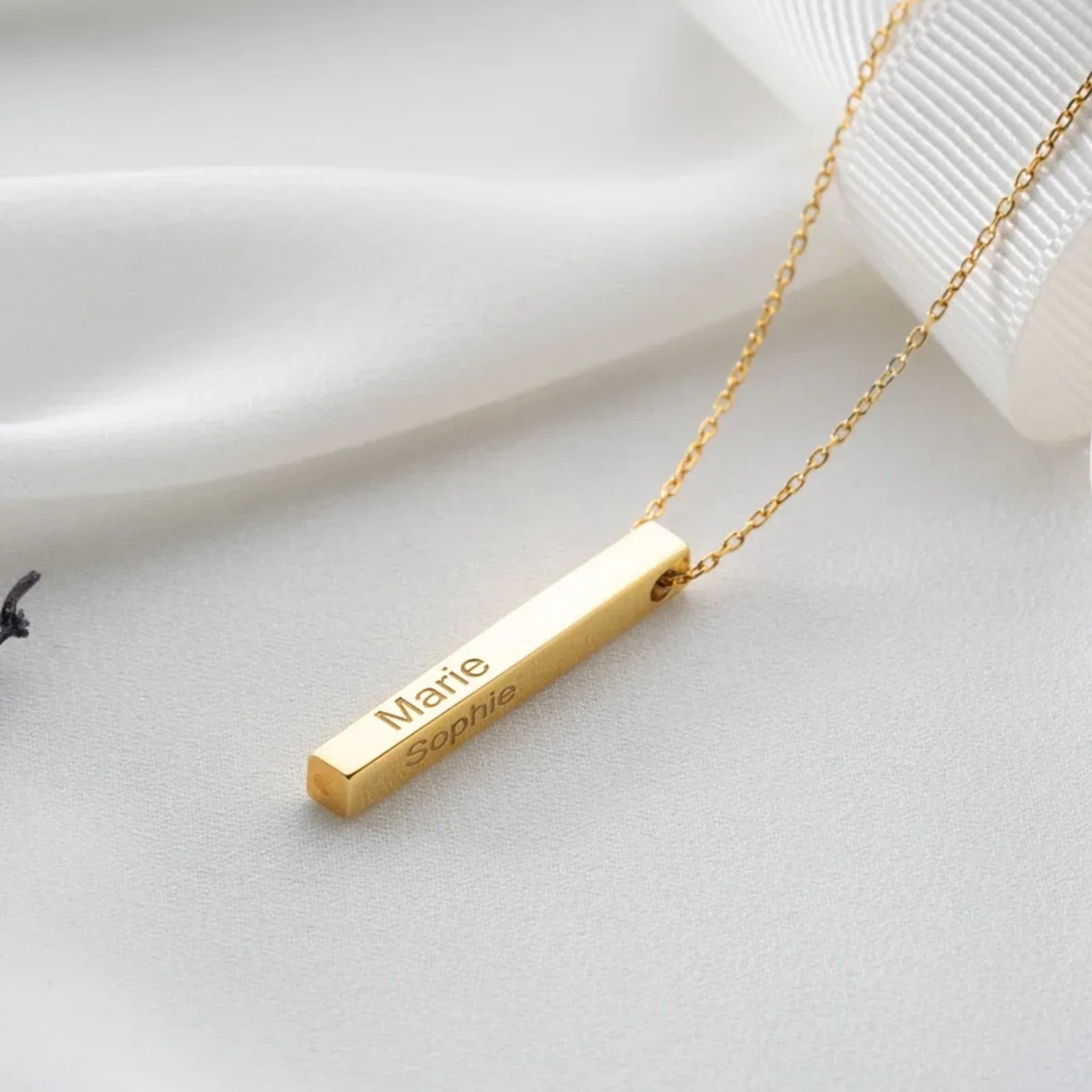 Collier barre verticale en acier inoxydable doré avec Gravure personnalisée 4 faces