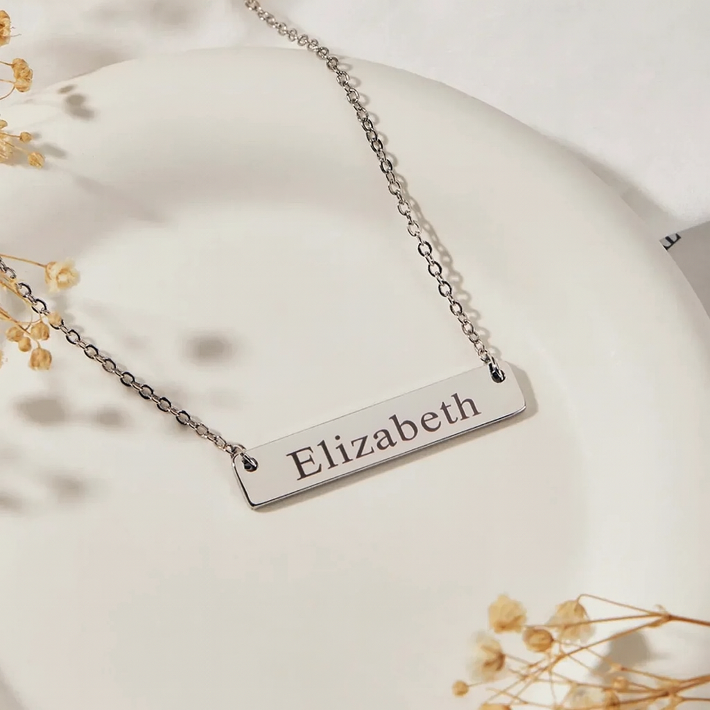 Collier barre en acier inoxydable argenté avec gravure personnalisée